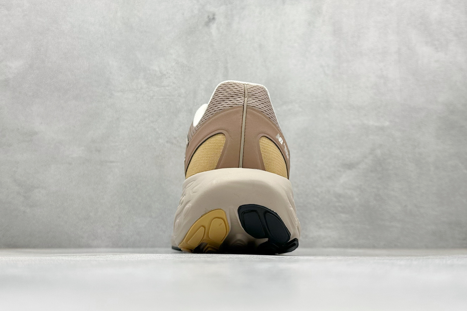 210 New Balance NB Fresh Foam Evoz舒适耐磨低帮跑步鞋 UTRNAC