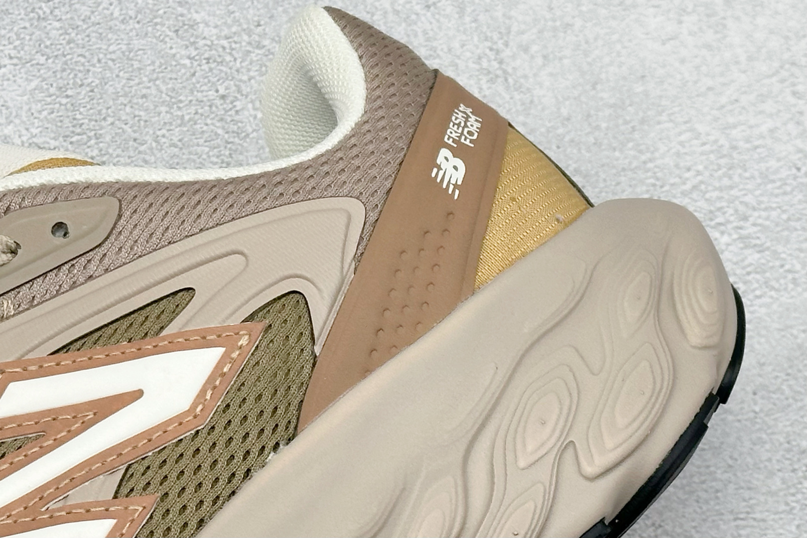 210 New Balance NB Fresh Foam Evoz舒适耐磨低帮跑步鞋 UTRNAC