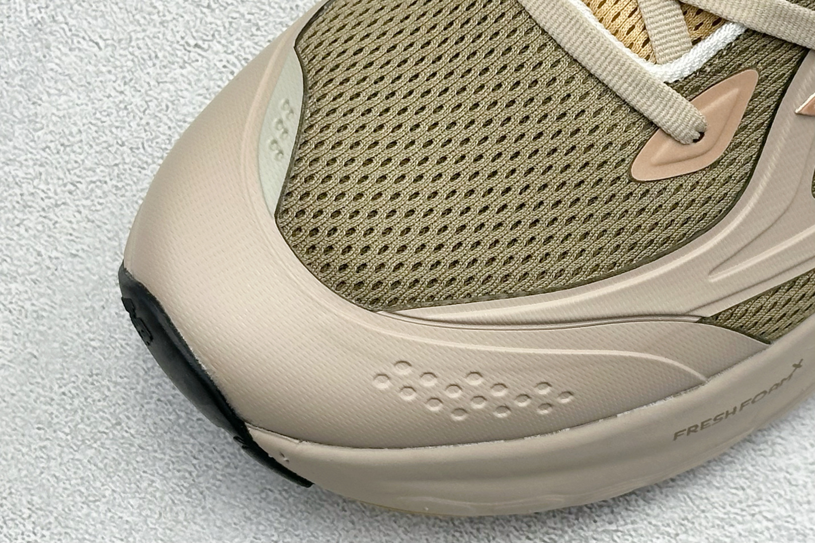 210 New Balance NB Fresh Foam Evoz舒适耐磨低帮跑步鞋 UTRNAC