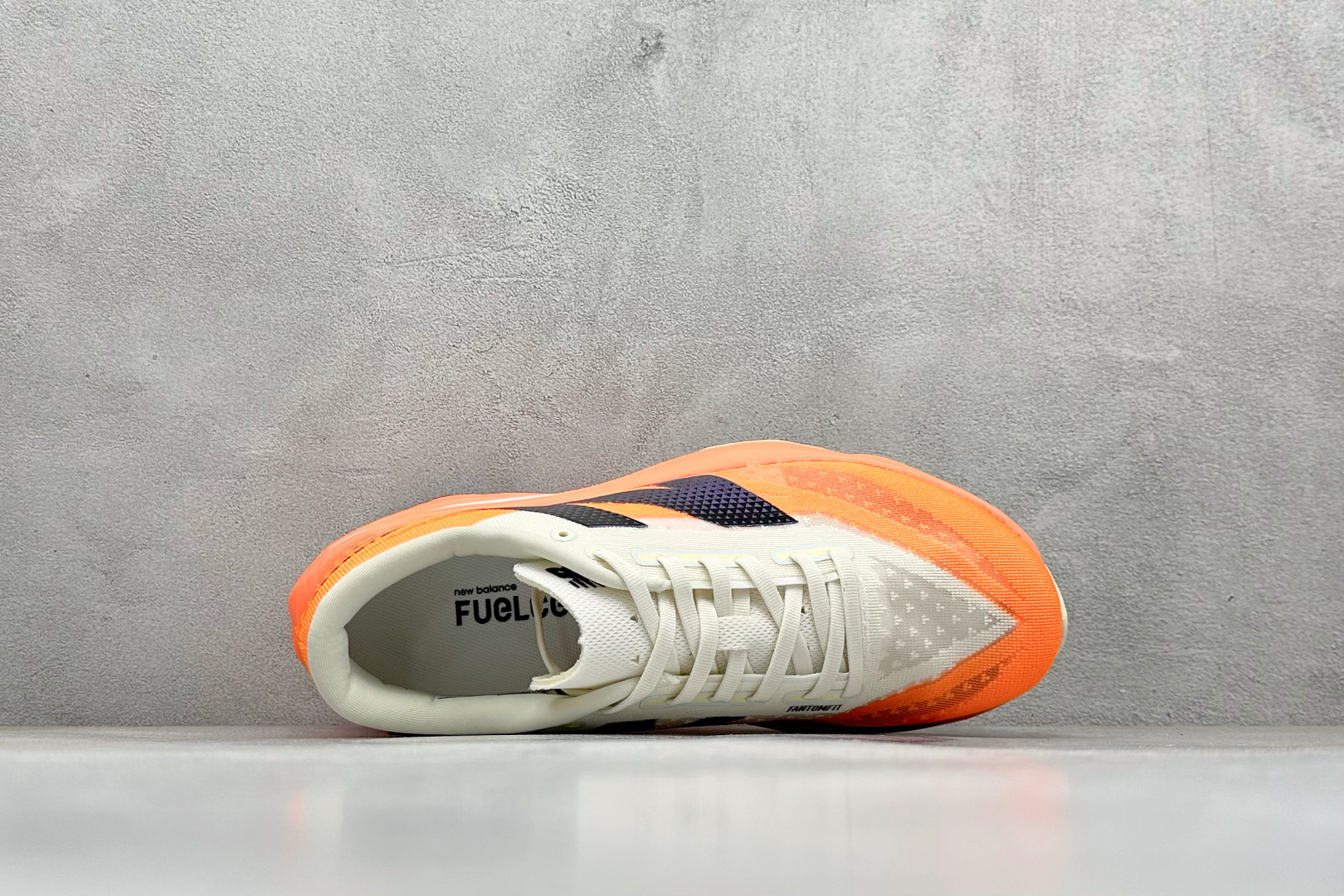 180 New Balance FuelCell SuperComp Trainer V4 新百伦NB系列超轻量化低帮休闲运动慢跑鞋 MFCXCO4