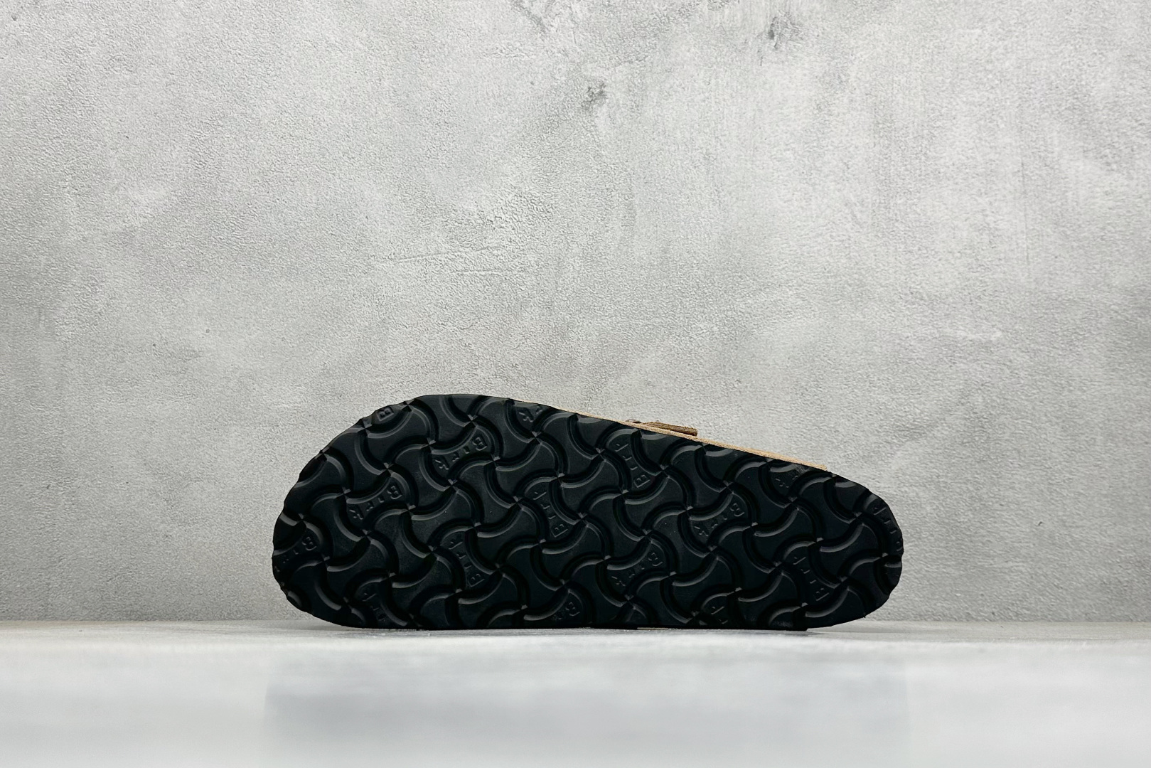 220 BK版Birkenstock 博肯包头半拖毛绒系列 棕色毛里 0129423