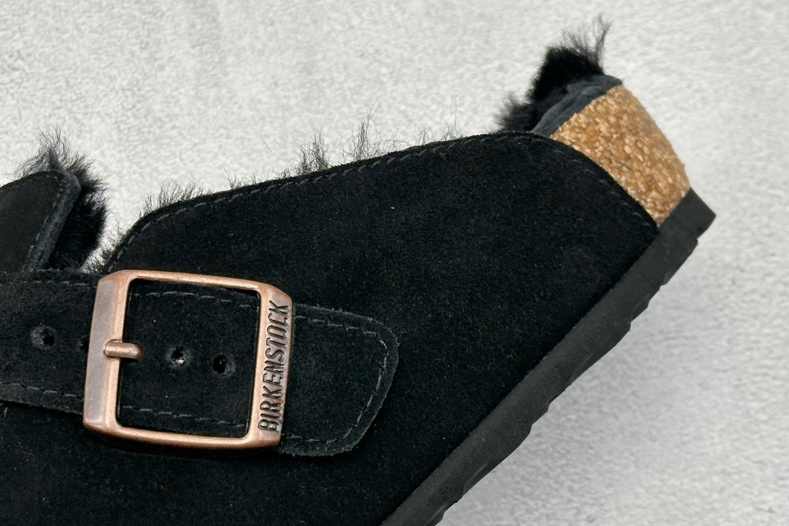 220 BK版Birkenstock 博肯包头半拖毛绒系列 黑色反绒毛里 0129423