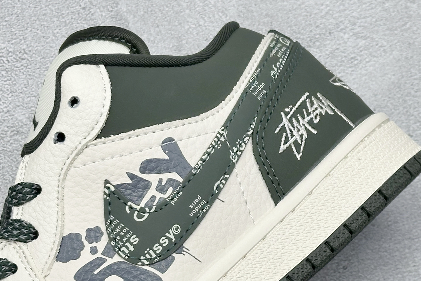 280 Air Jordan 1 Retro Low x 斯图西联名 低帮板鞋 QD1988-002