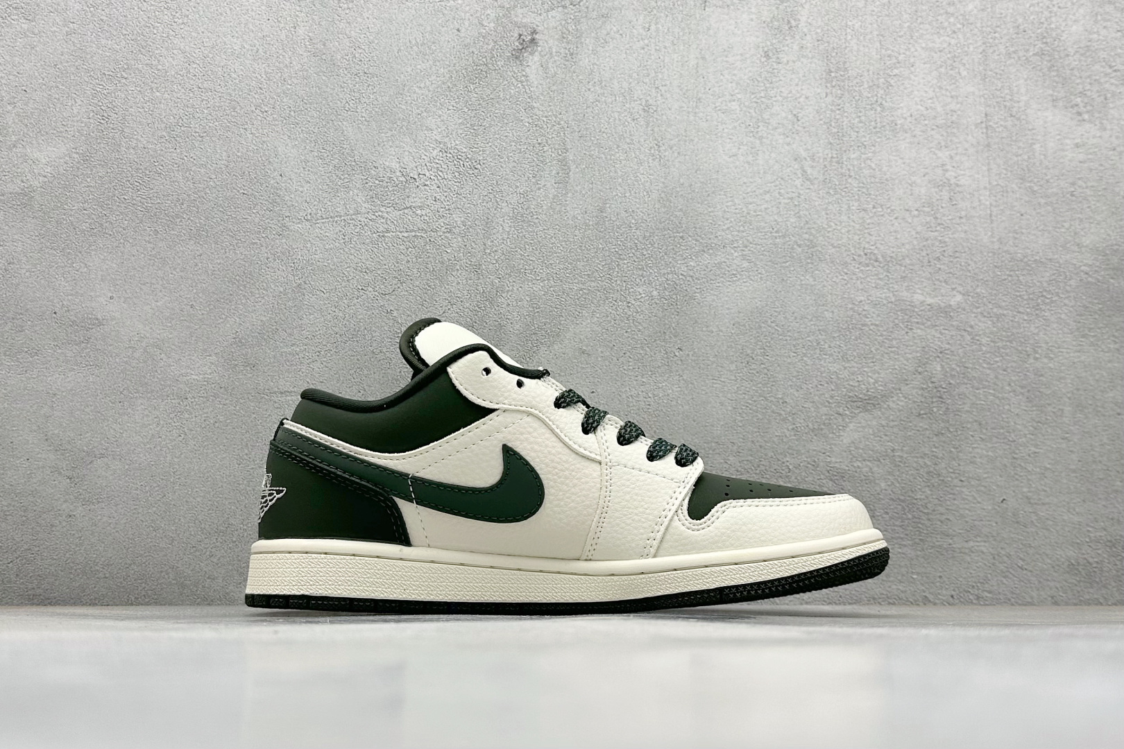 280 Air Jordan 1 Retro Low x 斯图西联名 低帮板鞋 QD1988-002