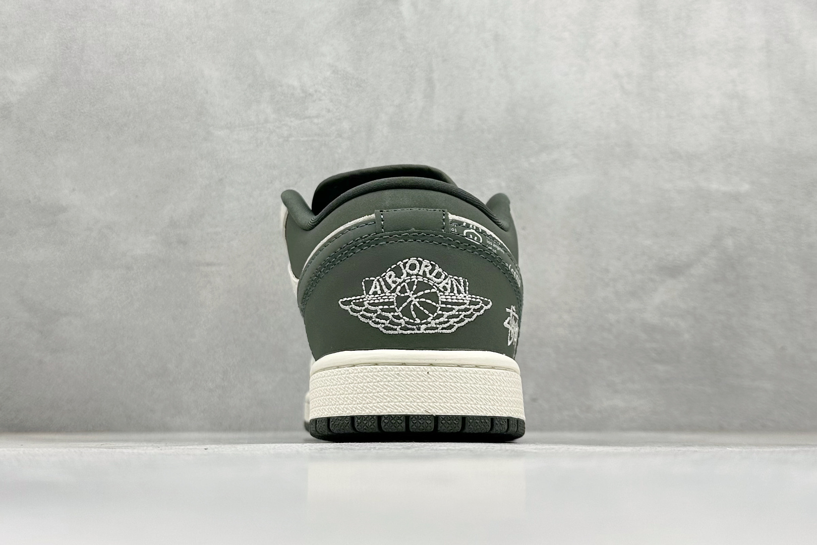 280 Air Jordan 1 Retro Low x 斯图西联名 低帮板鞋 QD1988-002