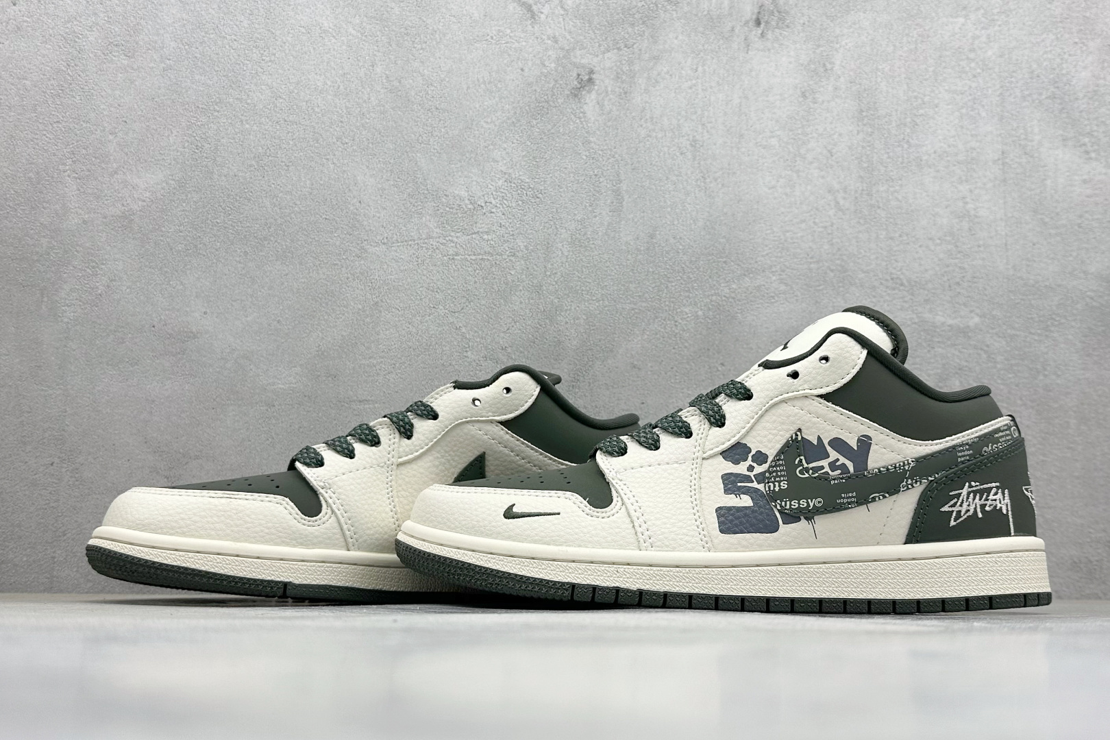280 Air Jordan 1 Retro Low x 斯图西联名 低帮板鞋 QD1988-002