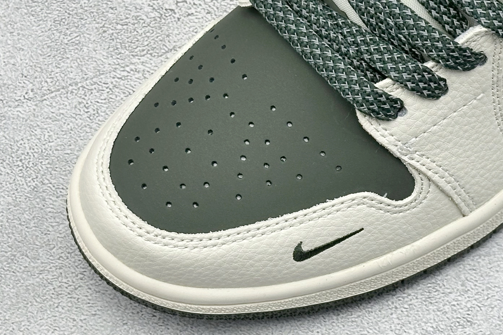 280 Air Jordan 1 Retro Low x 斯图西联名 低帮板鞋 QD1988-002