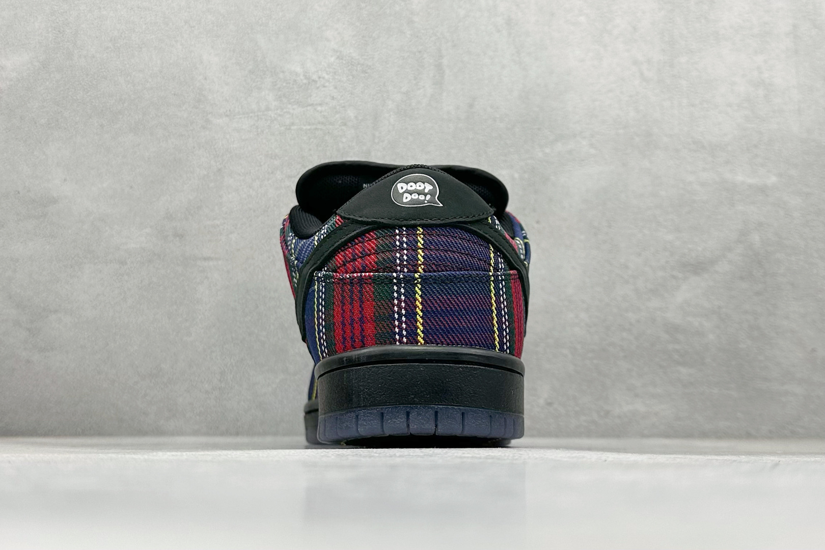 P360S2版Nike SB Dunk Low ”Nardwuar” 联名款 苏格兰格纹低帮休闲滑板鞋 II1493-600