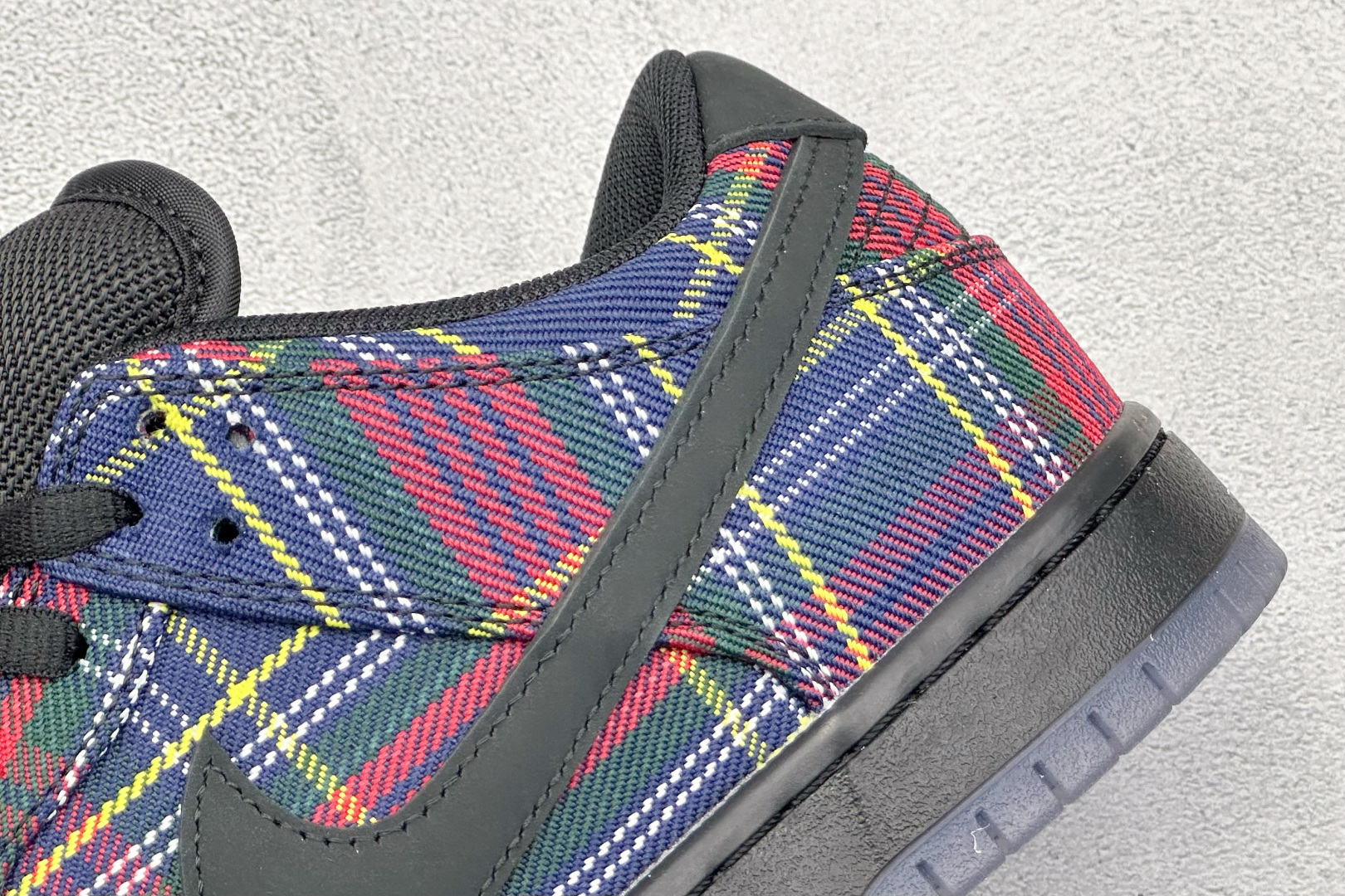 P360S2版Nike SB Dunk Low ”Nardwuar” 联名款 苏格兰格纹低帮休闲滑板鞋 II1493-600