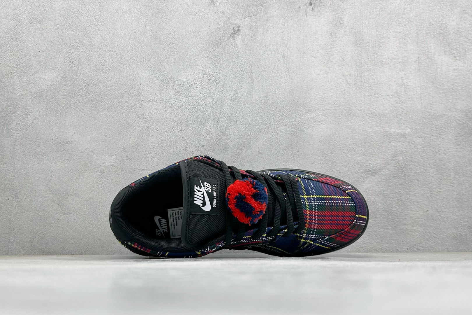 P360S2版Nike SB Dunk Low ”Nardwuar” 联名款 苏格兰格纹低帮休闲滑板鞋 II1493-600