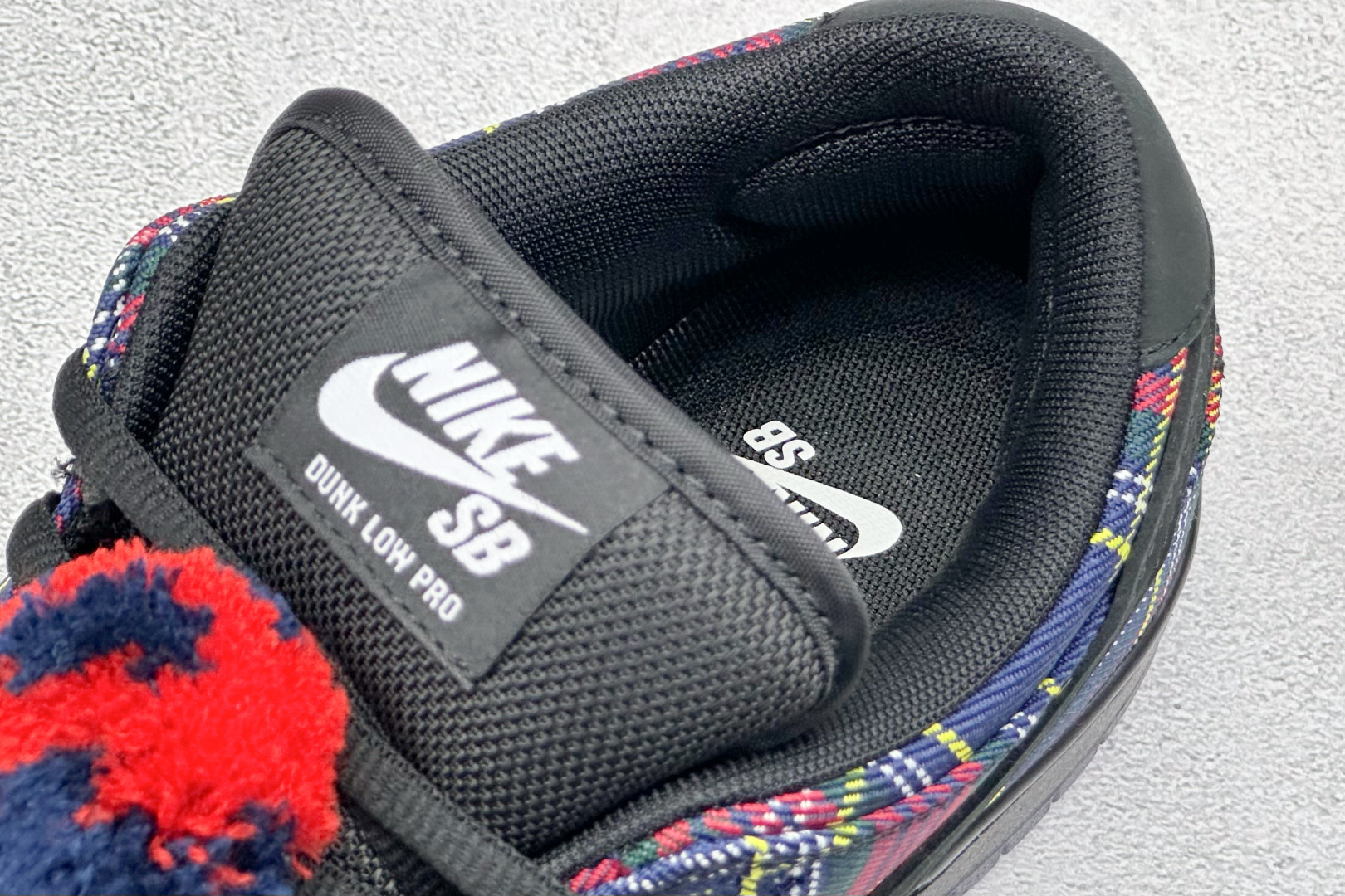 P360S2版Nike SB Dunk Low ”Nardwuar” 联名款 苏格兰格纹低帮休闲滑板鞋 II1493-600