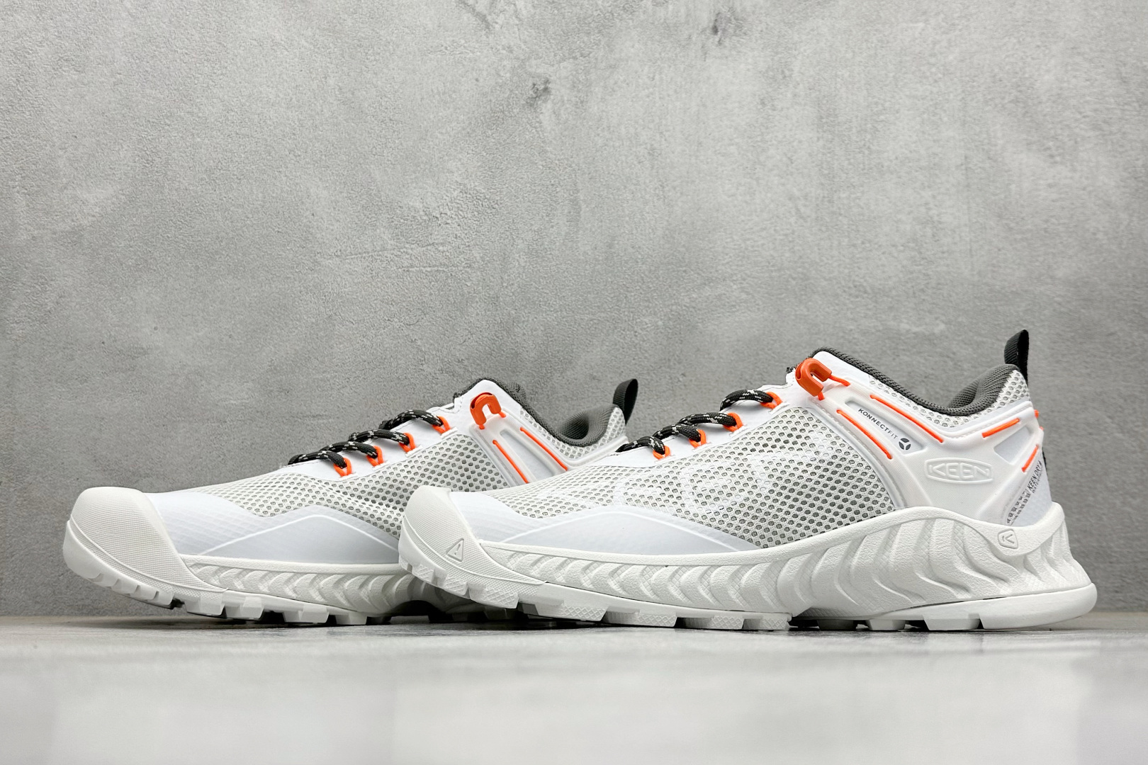 200 GX版KEEN科恩 NXIS EVO WP 户外运动低帮防水透气徒步鞋 白色 1030062