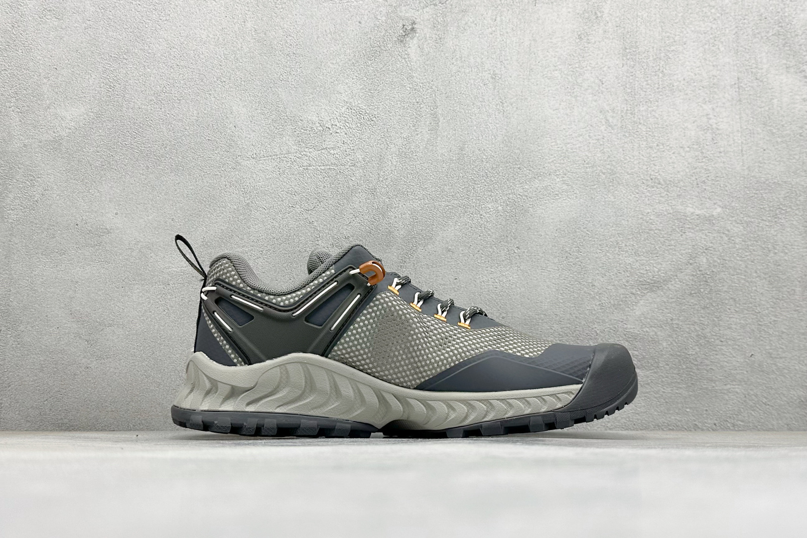 200 GX版KEEN科恩 NXIS EVO WP 户外运动低帮防水透气徒步鞋 灰色 1027798