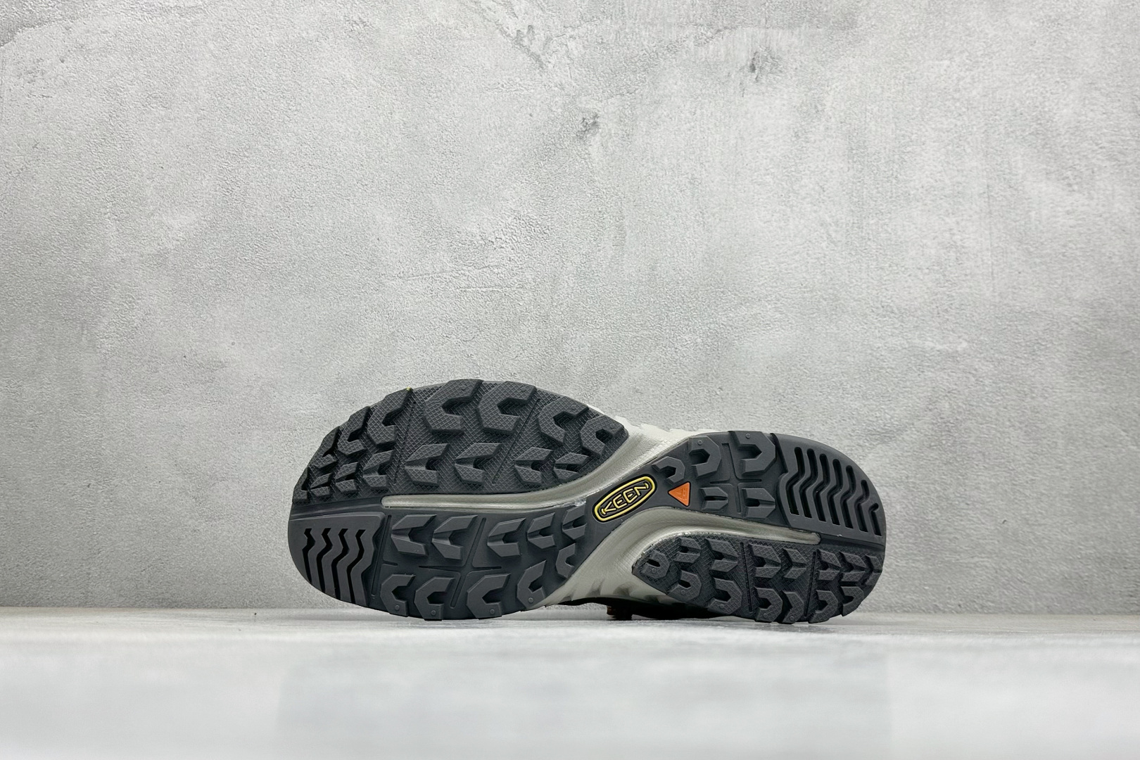 200 GX版KEEN科恩 NXIS EVO WP 户外运动低帮防水透气徒步鞋 灰色 1027798