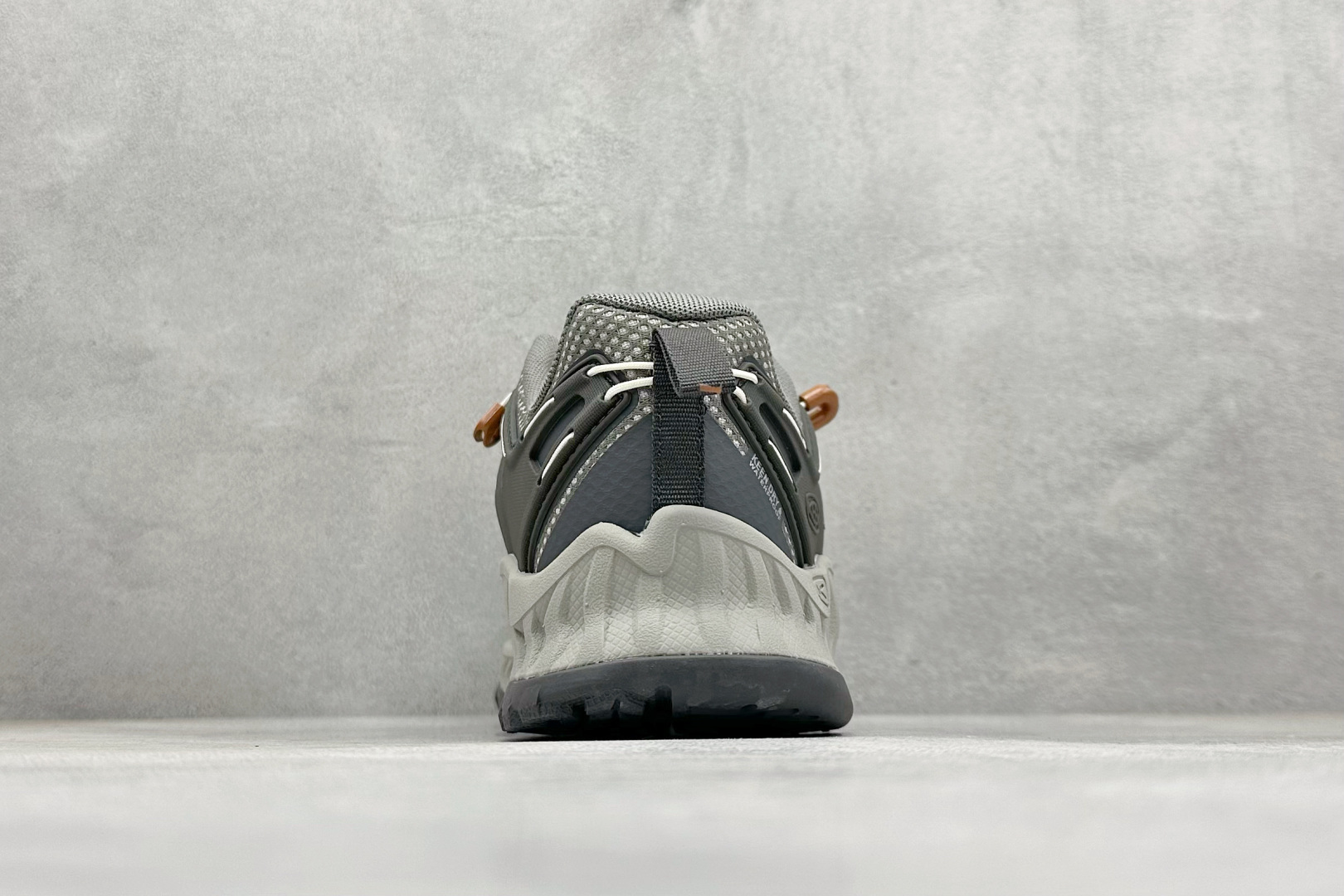 200 GX版KEEN科恩 NXIS EVO WP 户外运动低帮防水透气徒步鞋 灰色 1027798