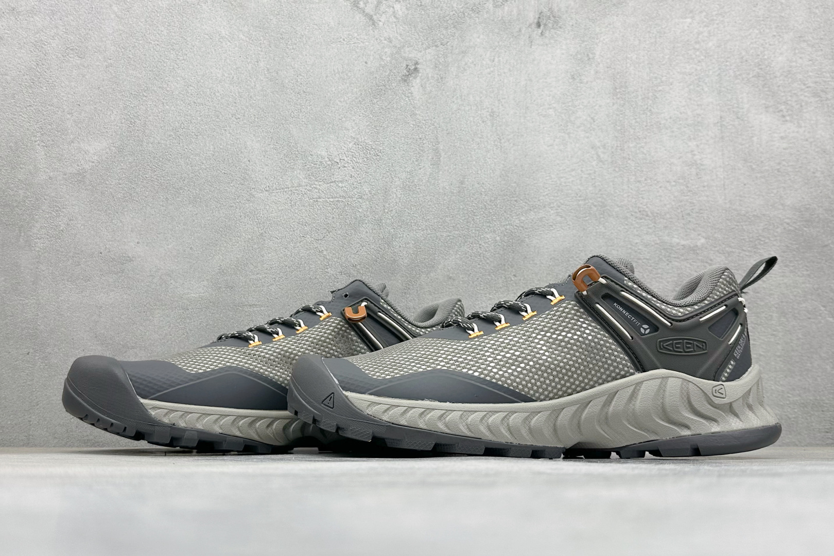 200 GX版KEEN科恩 NXIS EVO WP 户外运动低帮防水透气徒步鞋 灰色 1027798