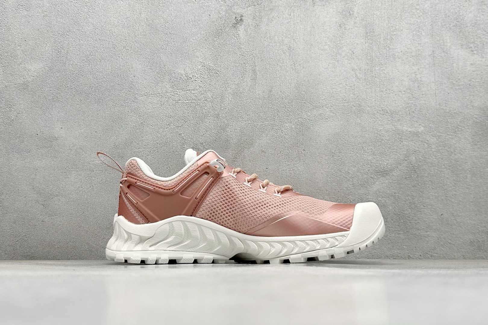 200 GX版KEEN科恩 NXIS EVO WP 户外运动低帮防水透气徒步鞋 粉色 1029786