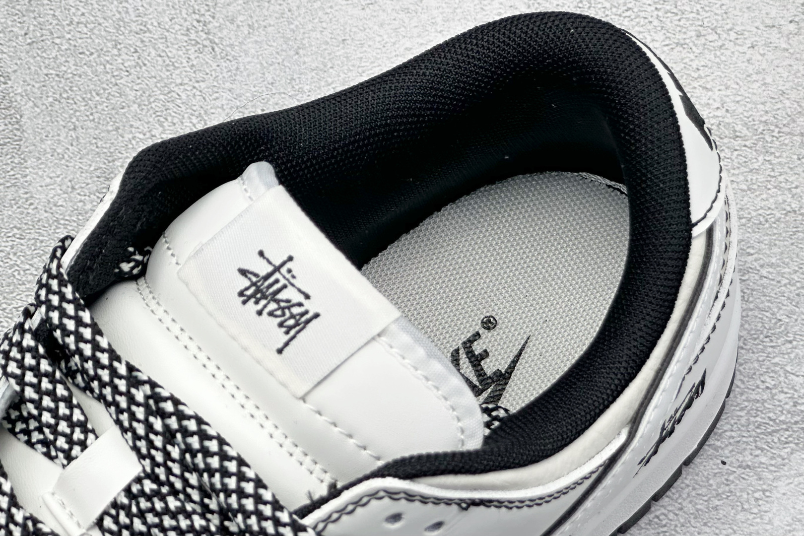 280 XC版Nike SB Dunk Low x Stussy 白黑小勾 CS1688-135