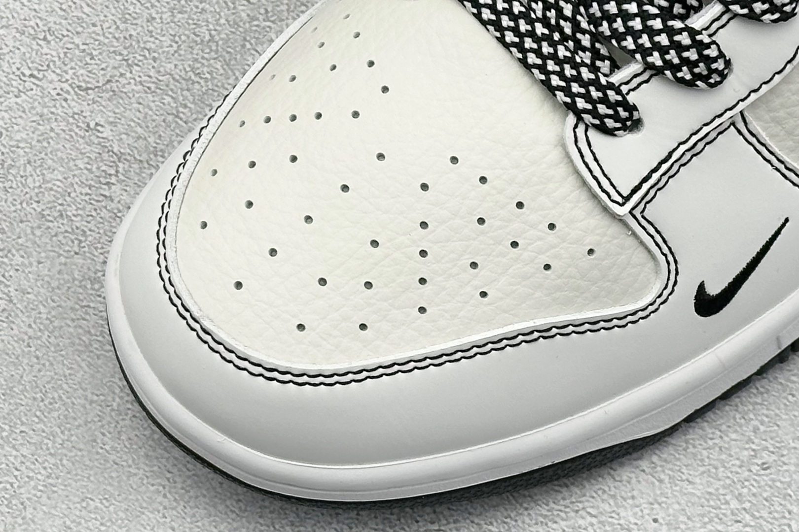 280 XC版Nike SB Dunk Low x Stussy 白黑小勾 CS1688-135