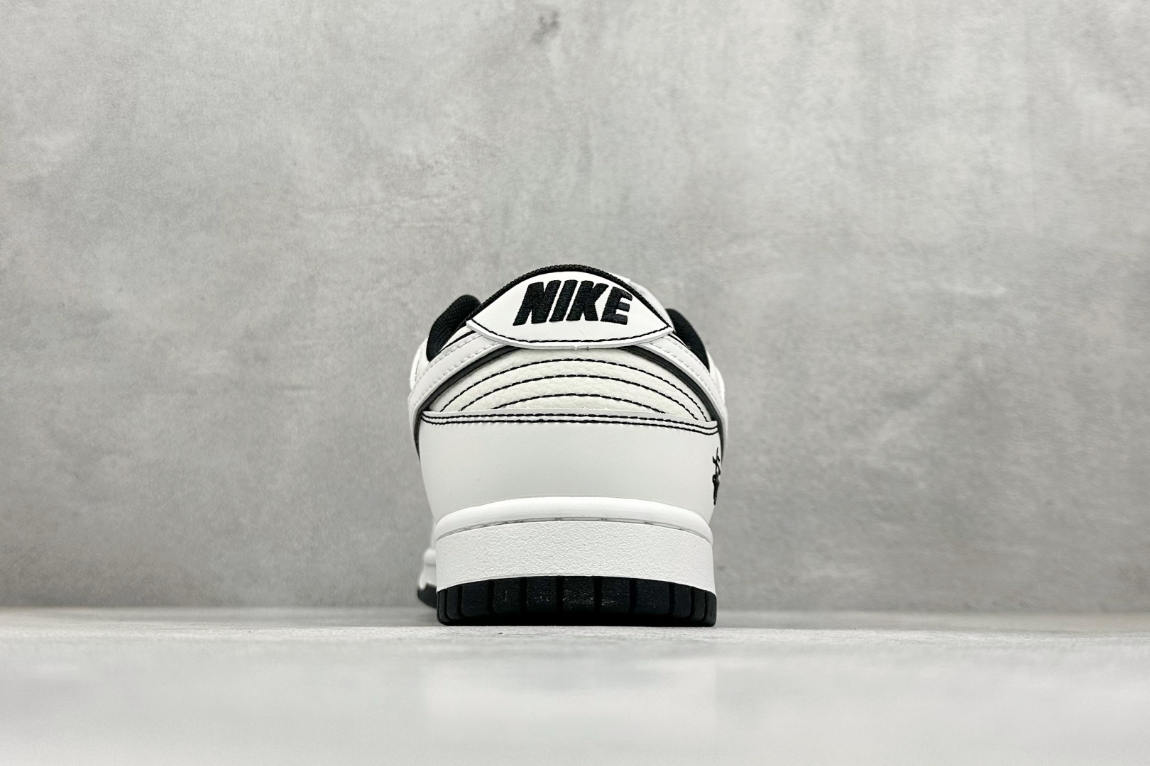 280 XC版Nike SB Dunk Low x Stussy 白黑小勾 CS1688-135