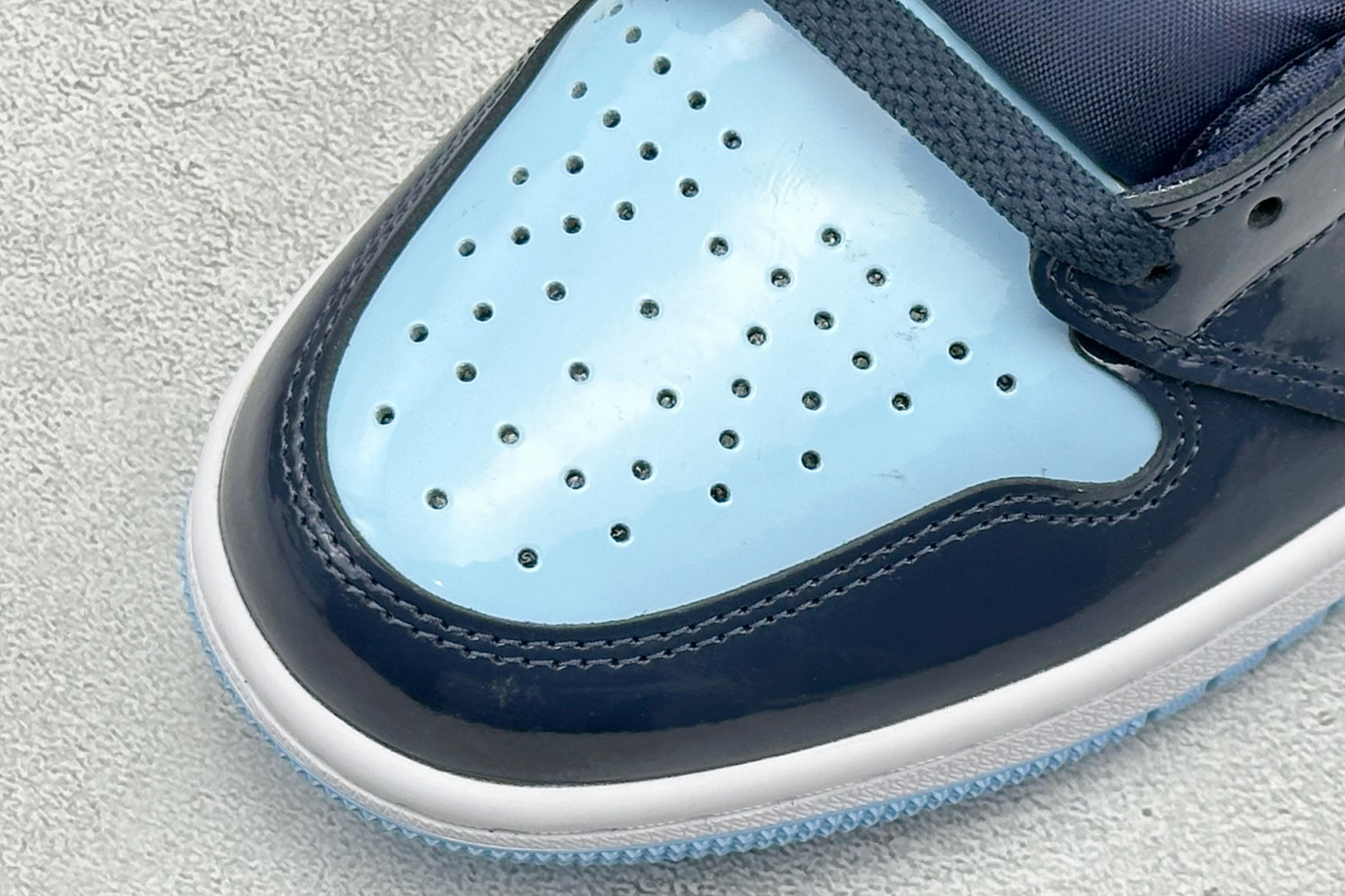 🌹 终端放店新F版AIR Jordan 1 RETRO HIGH OG 高帮 漆皮北卡蓝原装纸板原楦开发