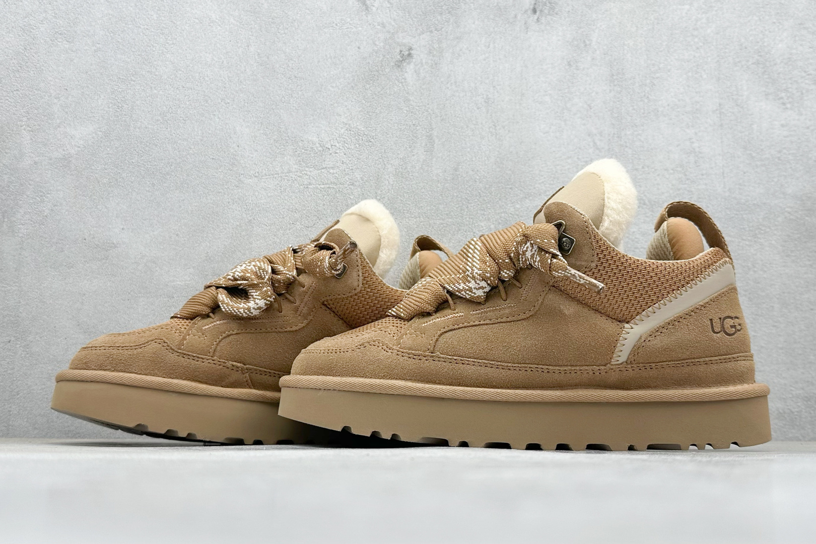 280 UGG 梅尔款 鞋面设计再生弹道帆布网纱采用优质翻毛皮鞋面双色扁平鞋带 1144032