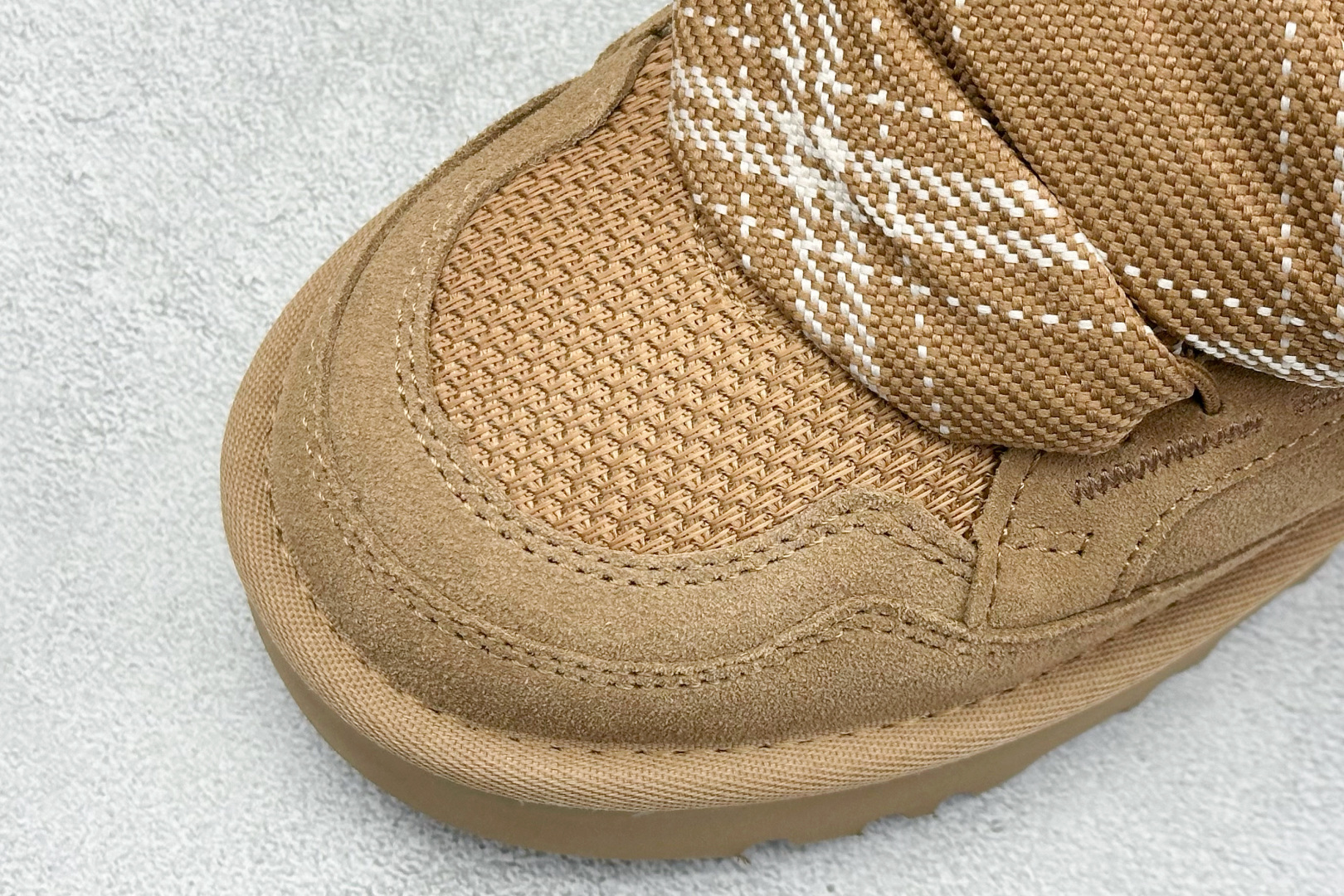 280 UGG 梅尔款 鞋面设计再生弹道帆布网纱采用优质翻毛皮鞋面双色扁平鞋带 1144032