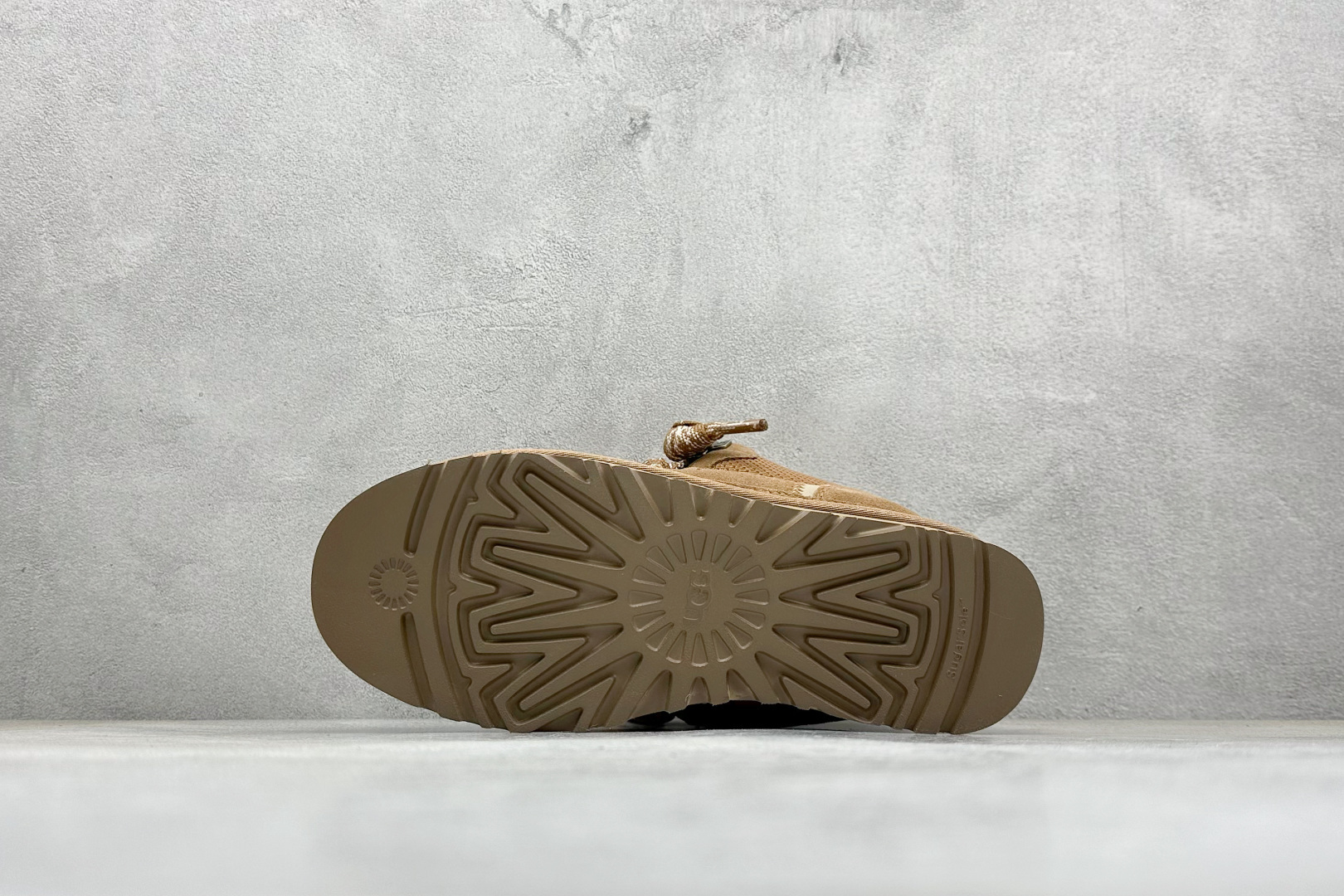 280 UGG 梅尔款 鞋面设计再生弹道帆布网纱采用优质翻毛皮鞋面双色扁平鞋带 1144032