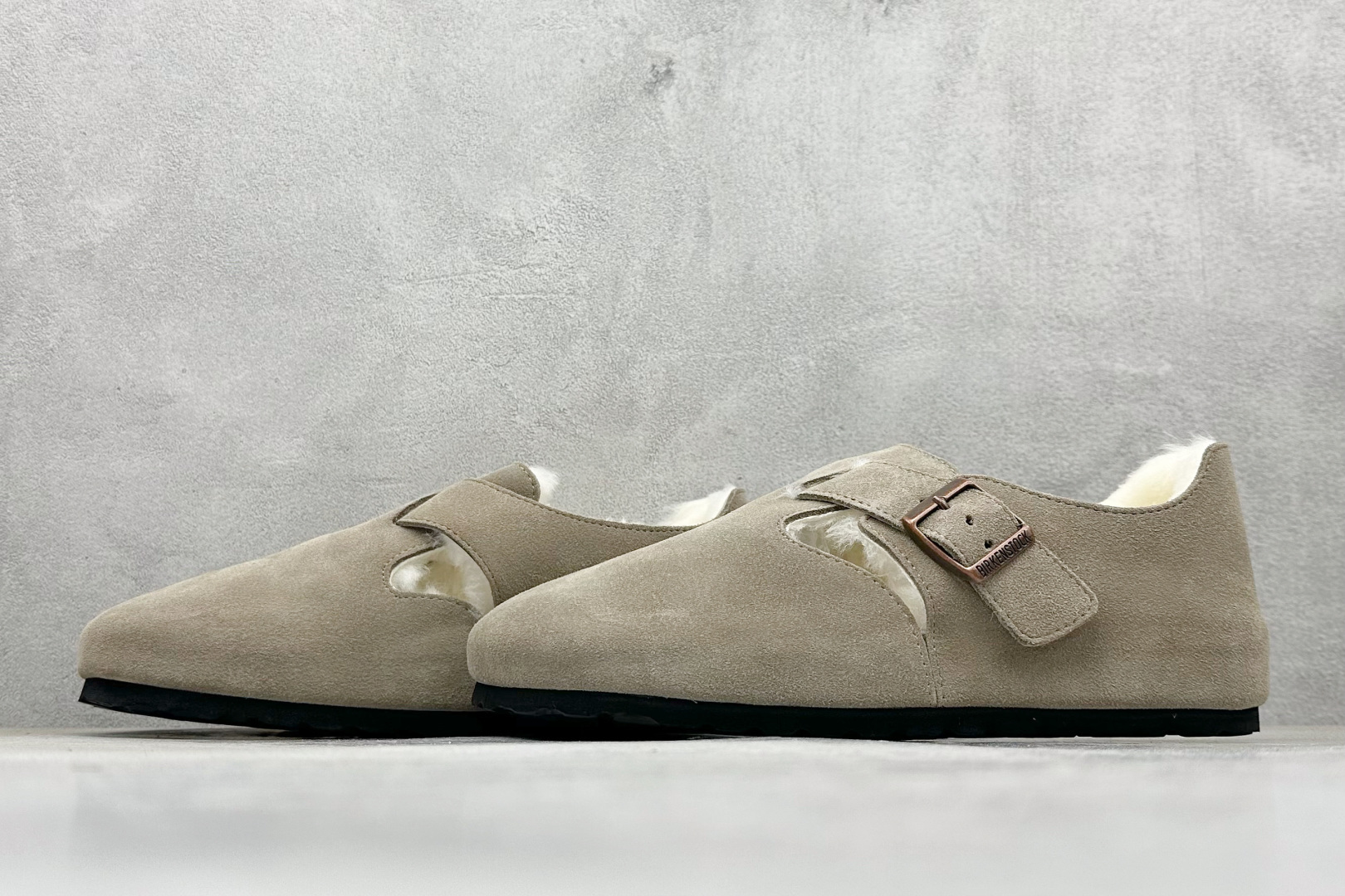 240 BK版Birkenstock 博肯全包加绒系列 橄榄绿毛里 0129431-Chinese UA Cheap High Quatity Brand Clothes Bags handbags Sneakers wholesale wholesaler seller from China Factory suppliers Fashion Clothing Shoes best Quality Beautiful Price 240 BK版Birkenstock 博肯全包加绒系列 橄榄绿毛里 0129431