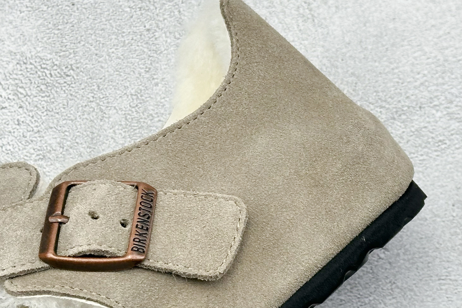 240 BK版Birkenstock 博肯全包加绒系列 橄榄绿毛里 0129431-Chinese UA Cheap High Quatity Brand Clothes Bags handbags Sneakers wholesale wholesaler seller from China Factory suppliers Fashion Clothing Shoes best Quality Beautiful Price 240 BK版Birkenstock 博肯全包加绒系列 橄榄绿毛里 0129431