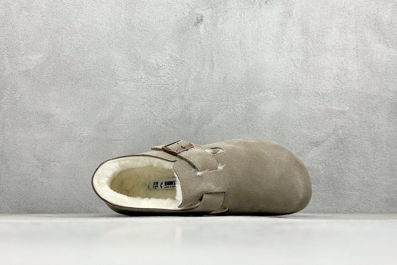 240 BK版Birkenstock 博肯全包加绒系列 橄榄绿毛里 0129431-Chinese UA Cheap High Quatity Brand Clothes Bags handbags Sneakers wholesale wholesaler seller from China Factory suppliers Fashion Clothing Shoes best Quality Beautiful Price 240 BK版Birkenstock 博肯全包加绒系列 橄榄绿毛里 0129431