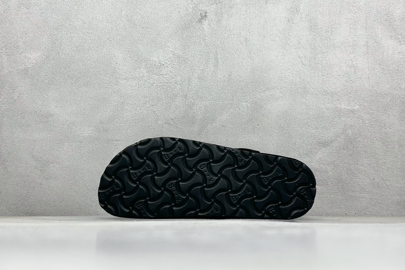 240 BK版Birkenstock 博肯全包加绒系列 黑色反绒毛里 0129431