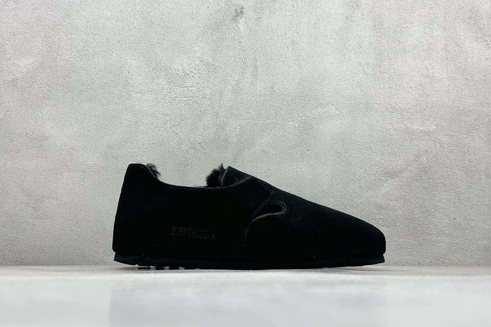 240 BK版Birkenstock 博肯全包加绒系列 黑色反绒毛里 0129431