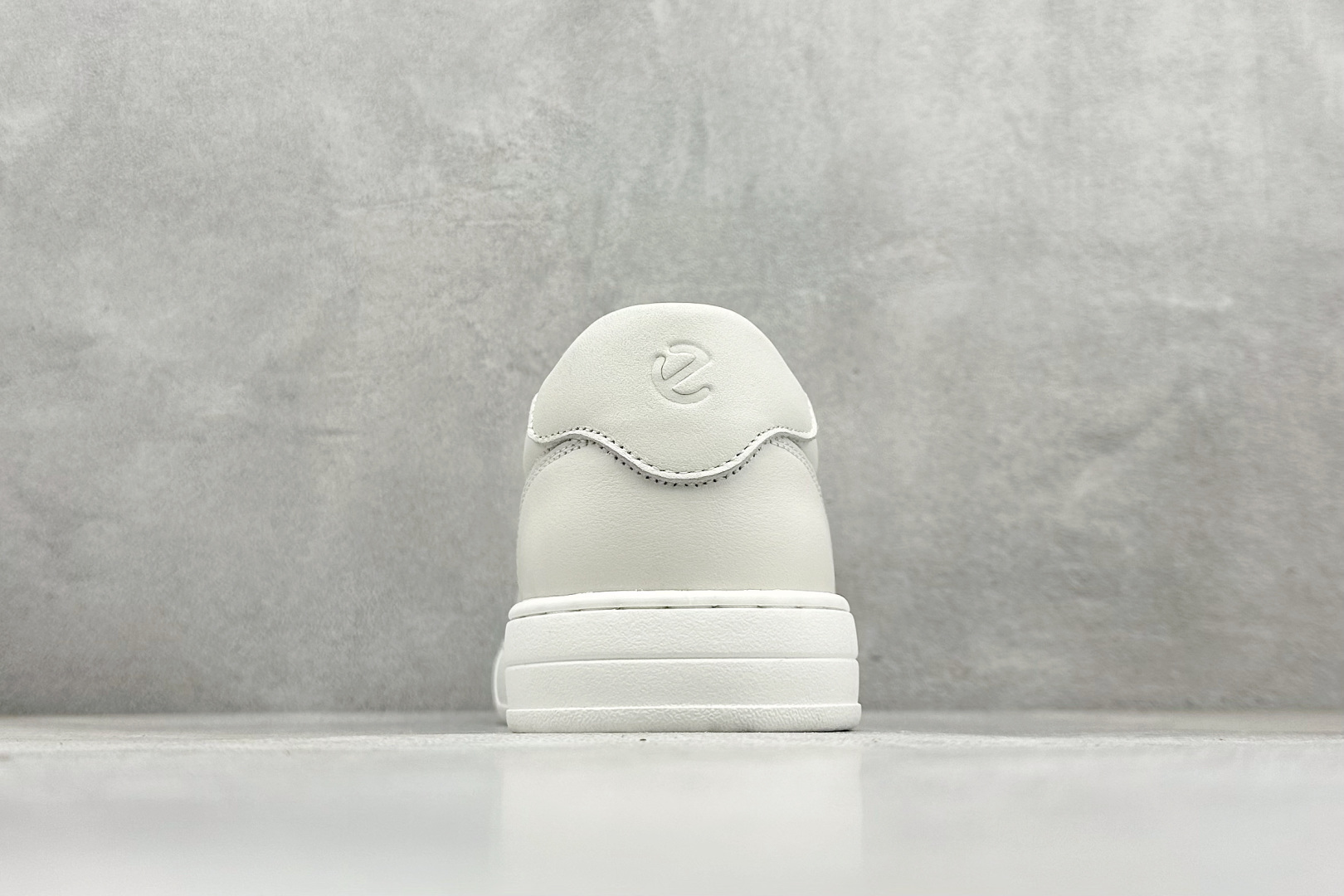 300 Ecco 爱步柔酷7号系列真皮舒适时尚休闲板鞋 6333690