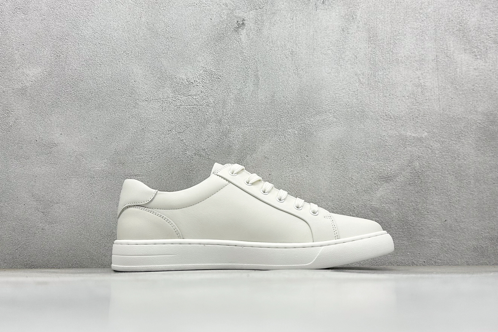 300 Ecco 爱步柔酷7号系列真皮舒适时尚休闲板鞋 6333690