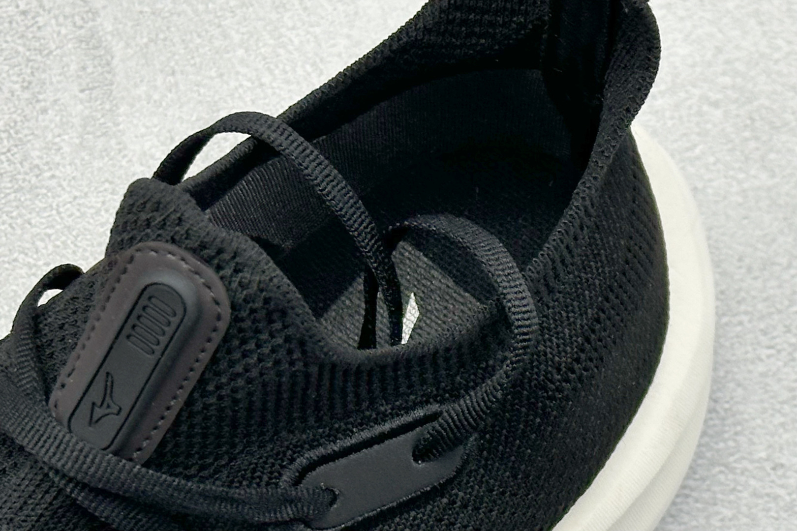 200 Mizuno 美津浓 NEO VISTA 复古时尚休闲舒适运动跑步鞋 J1GC24