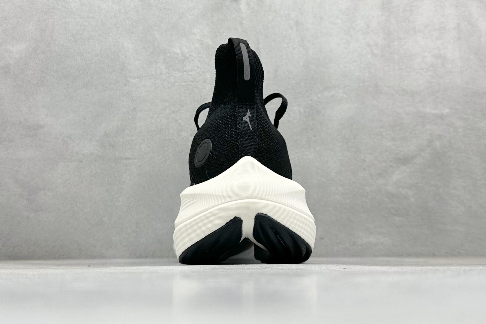 200 Mizuno 美津浓 NEO VISTA 复古时尚休闲舒适运动跑步鞋 J1GC24