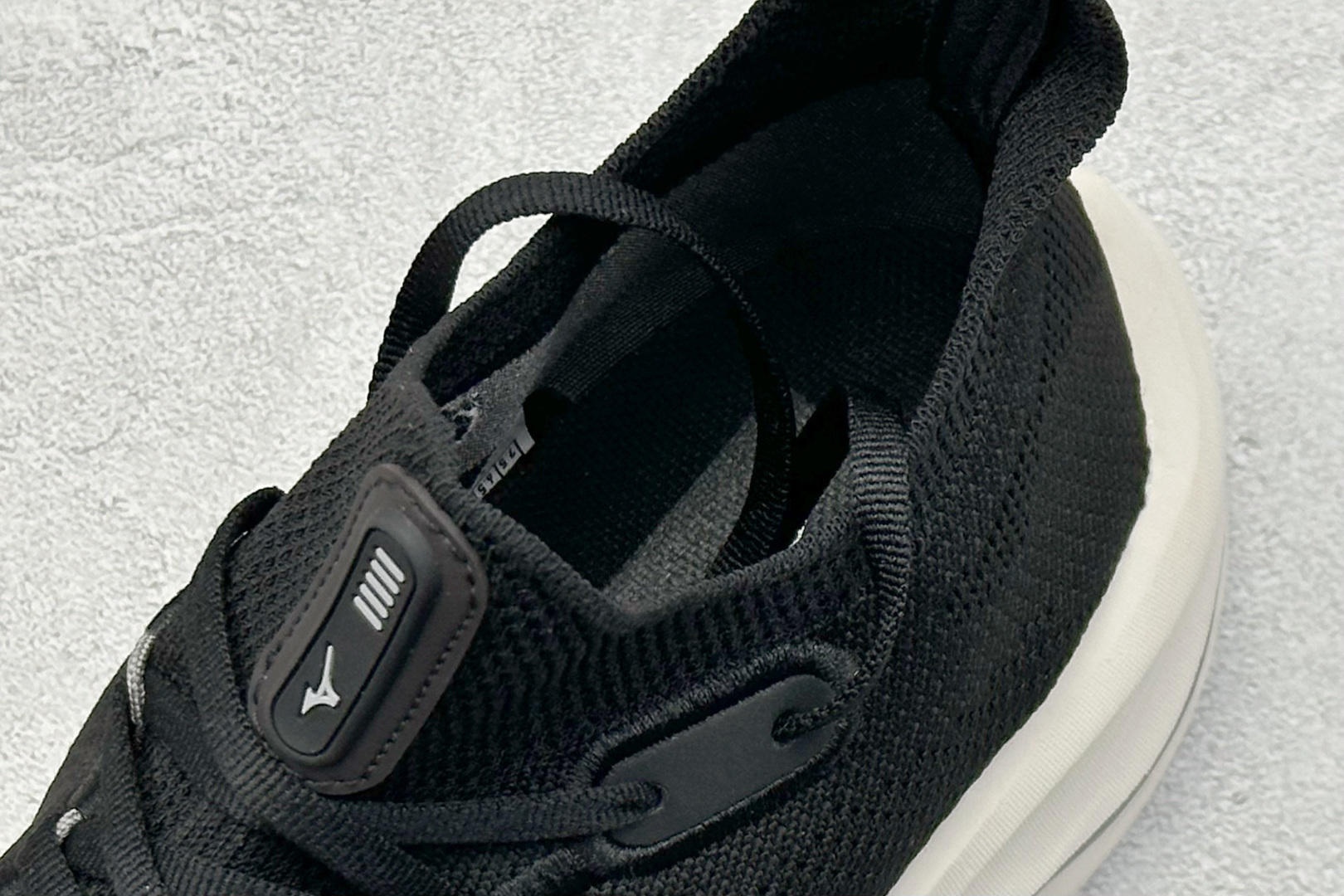 200 Mizuno 美津浓 NEO VISTA 复古时尚休闲舒适运动跑步鞋 J1GC24