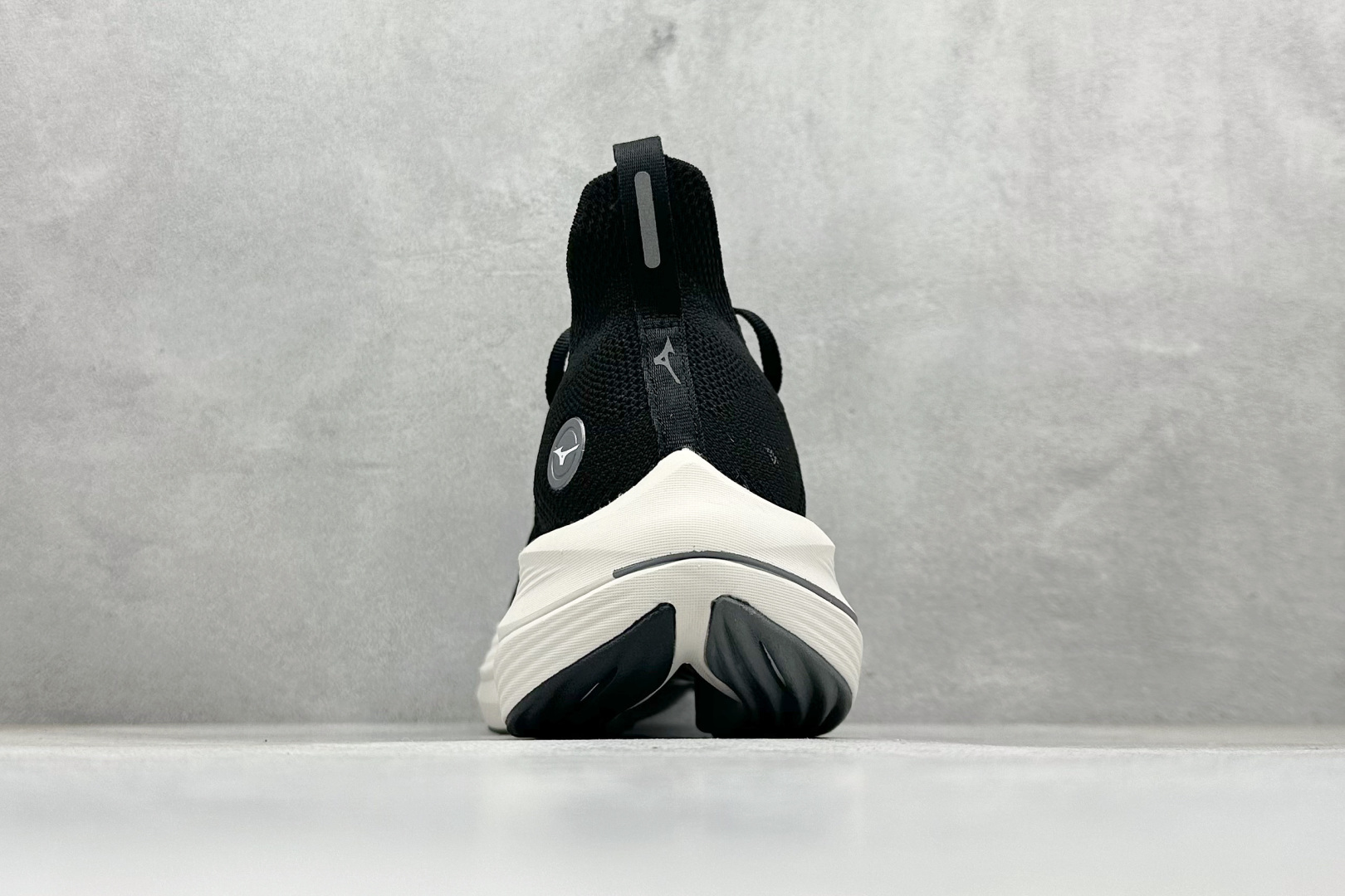 200 Mizuno 美津浓 NEO VISTA 复古时尚休闲舒适运动跑步鞋 J1GC24