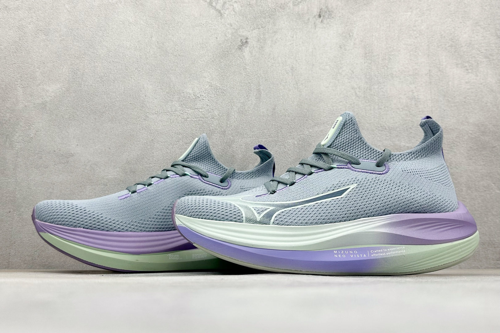 200 Mizuno 美津浓 NEO VISTA 复古时尚休闲舒适运动跑步鞋 J1GD24