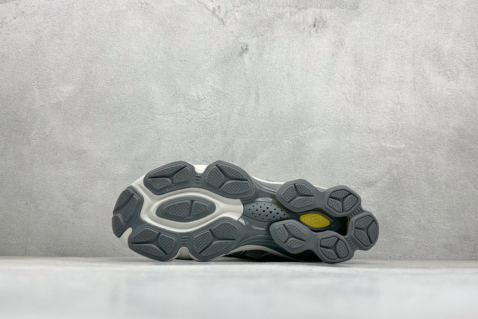 210 Asics Gel-Kinetic Fluent 亚瑟士运动休闲透气专业跑鞋 1203A591-020