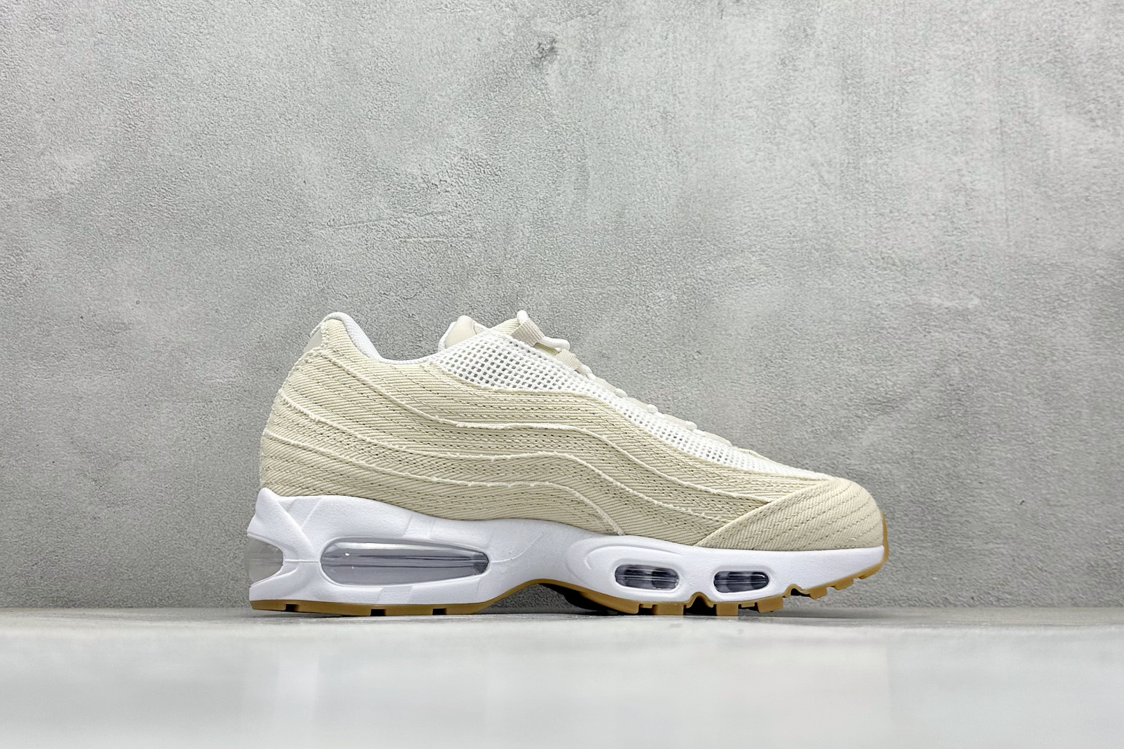 200 Nike Air 95 复古减震气垫跑鞋 HM4743-100