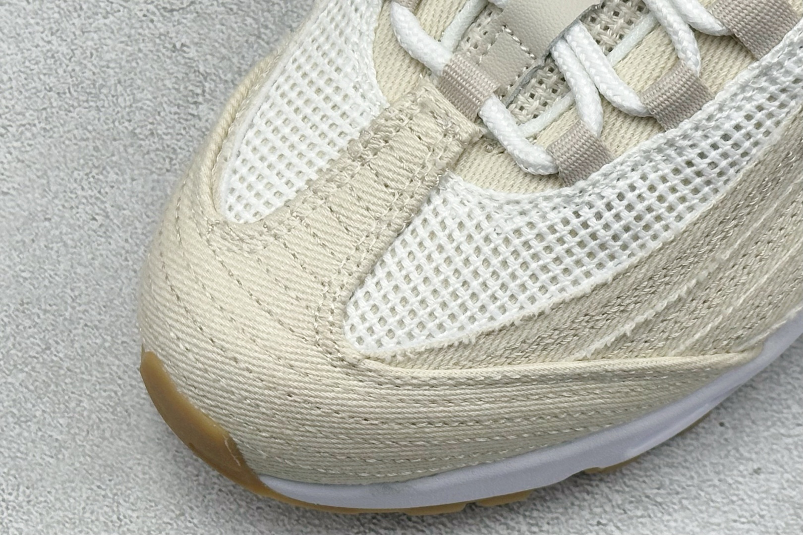 200 Nike Air 95 复古减震气垫跑鞋 HM4743-100