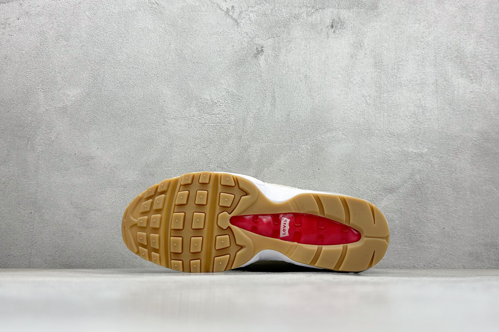 200 Nike Air 95 复古减震气垫跑鞋 HM4743-100