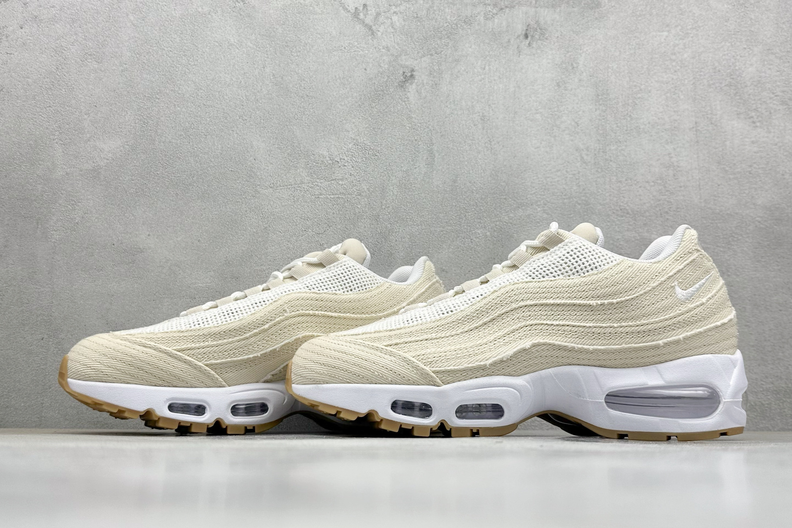 200 Nike Air 95 复古减震气垫跑鞋 HM4743-100