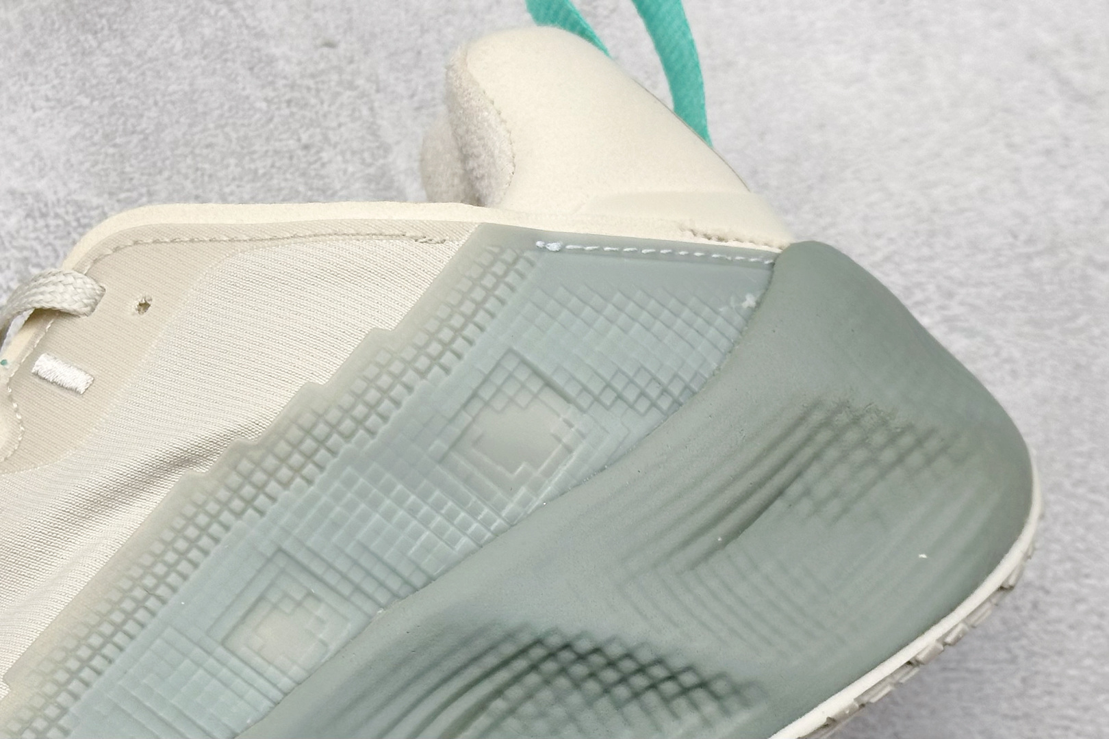 190 HYEIN SEO x Nike Ava Rover Ava Rover 联名鞋 DX4215-100