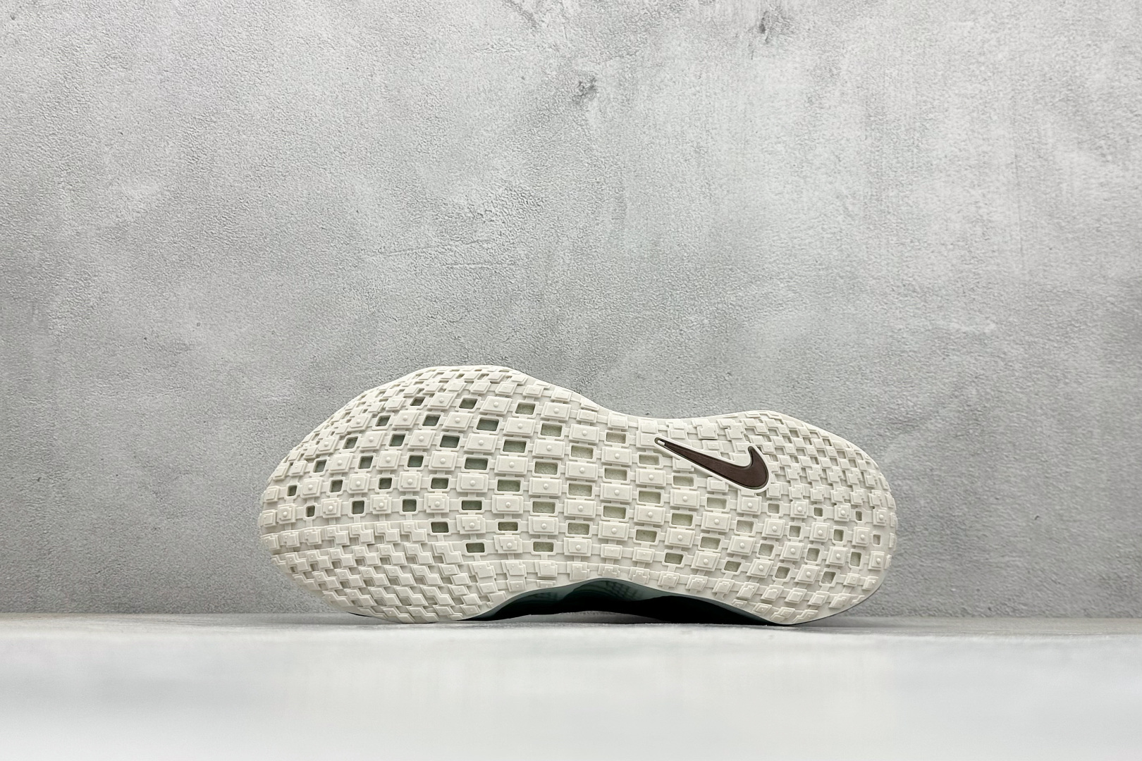 190 HYEIN SEO x Nike Ava Rover Ava Rover 联名鞋 DX4215-100