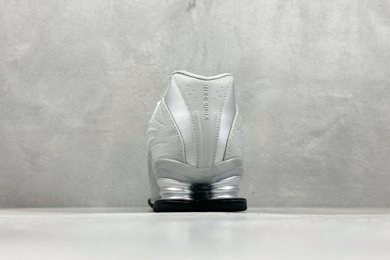 🌹 Nike Shox Z 耐克专利弹簧气柱跑步鞋 货号：HQ7540-001尺码：36 36.5 37