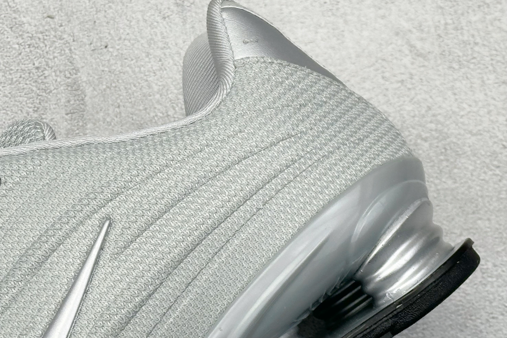 🌹 Nike Shox Z 耐克专利弹簧气柱跑步鞋 货号：HQ7540-001尺码：36 36.5 37