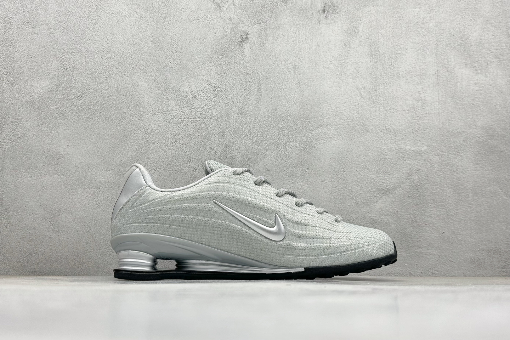🌹 Nike Shox Z 耐克专利弹簧气柱跑步鞋 货号：HQ7540-001尺码：36 36.5 37
